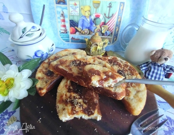 Подаем с молоком или сметаной.