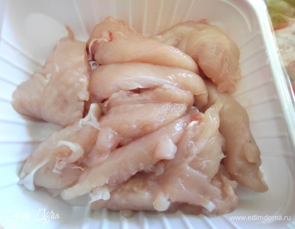 Взять филе любой части курицы.