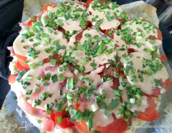 Посыпать зеленым луком.