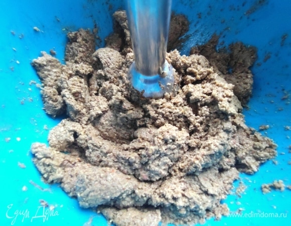 Можно перемолоть на мясорубке.