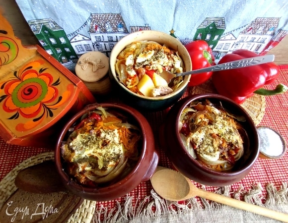 Горшочки готовить очень удобно: один поставил на стол, съели, остальные убираем в холодильник до следующего обеда или ужина.