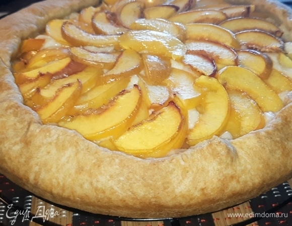 Галету остудите сначала при комнатной температуре минут 30, можно прямо в форме, а затем на 1 час уберите в холодильник.