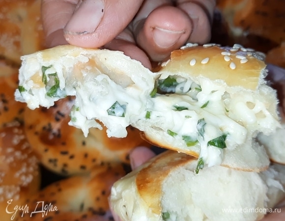 Вот такие воздушные, ароматные и очень вкусные булочки у меня получились. Надеюсь, вам понравится мой рецепт.