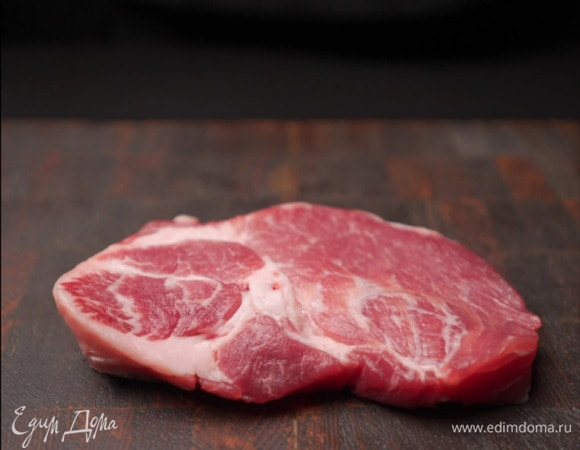 Приступим к мясу. Мы взяли свиную шейку.