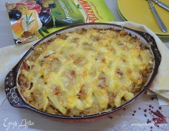 Затем посыпьте тертым сыром и запекайте еще 15–20 минут до золотистого цвета.