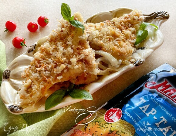 Готовой рыбе дайте немного остыть и подавайте с любым гарниром или овощами. Приятного вам аппетита!