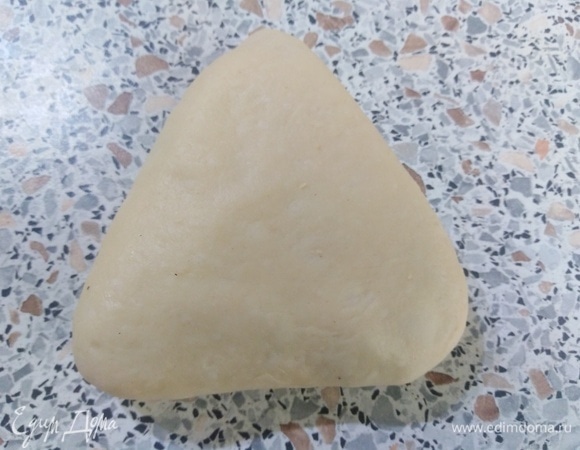 Сформировать пирожок.