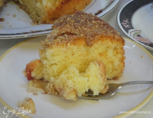 Разрез пирога говорит сам за себя. Калорийно, но вкусно!