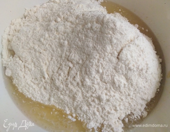 Добавить муку.