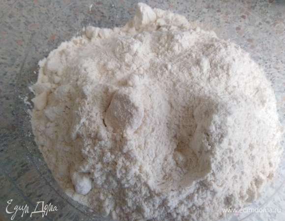 Всыпать муку.