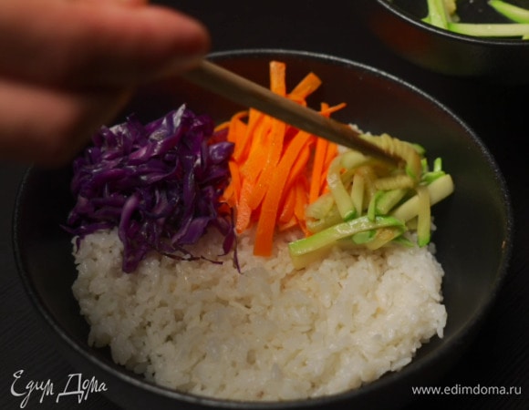 Выложить кабачок.