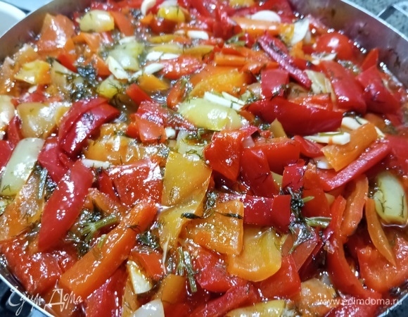 Варить 30 минут. Разложить по стерильным банкам.