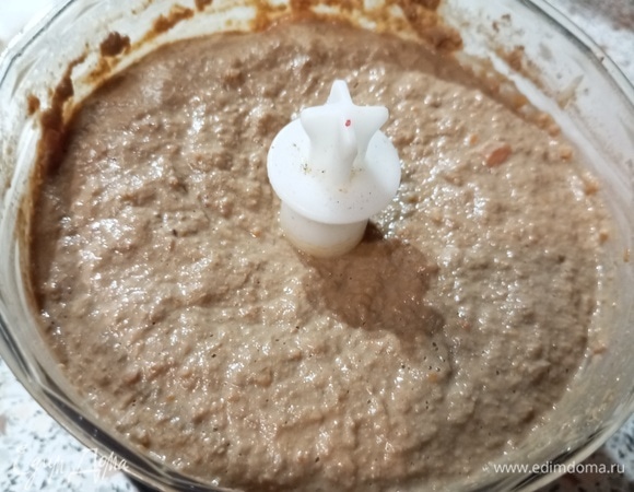 Перебить до однородной массы. Паштет можно хранить в морозилке, за ночь он разморозится в холодильнике. Утром получите вкусный и полезный завтрак.