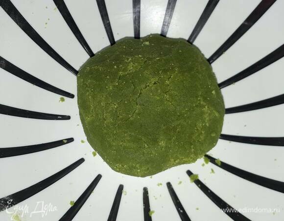 Смешайте все ингредиенты для краклена и замесите тесто.