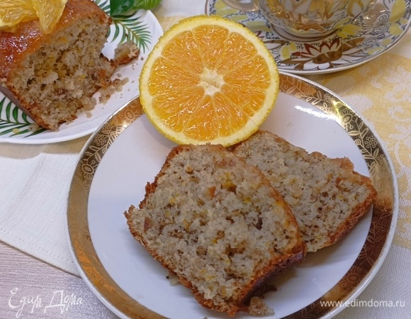 Осторожно разрезаем нежный кекс и наслаждаемся.