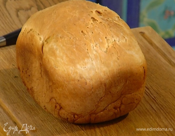 Закрыть крышку хлебопечки, выбрать необходимый режим и выпекать хлеб до готовности.