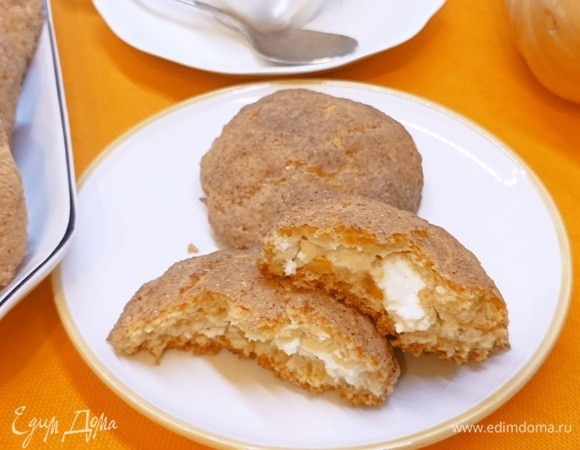 Нежное внутри и с хрустящей сахарной корочкой снаружи.