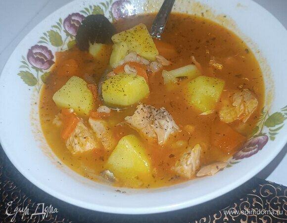 Очень хорошая новость! Наша «Фальшивая уха» готова! Накрываем на стол и приятного аппетита! Ложка стоит!