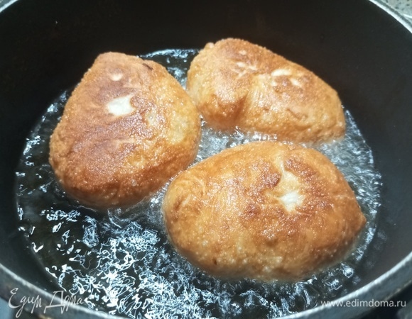 Жарить с двух сторон до золотистого цвета.