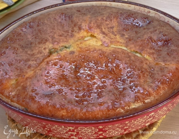 Выпекать 1 час. Подавать слегка остывшим.