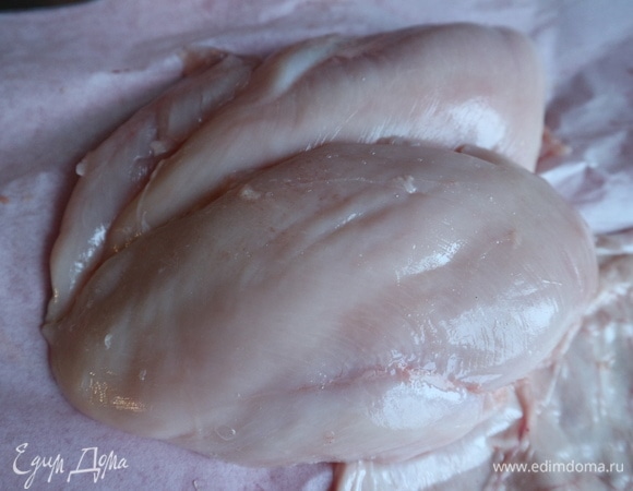 Получились два филе куриной грудки.