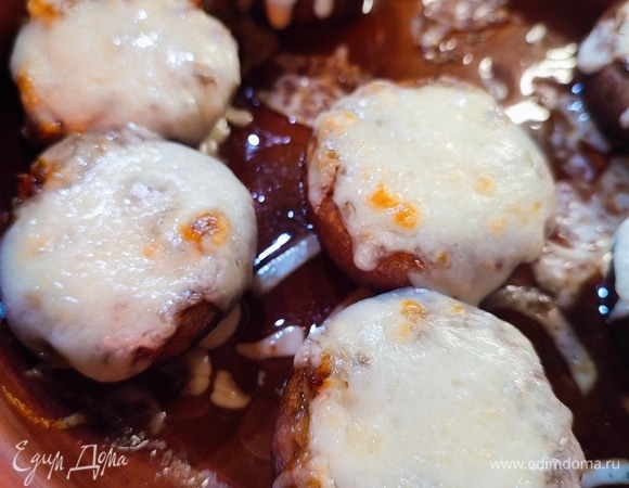 Украсить зеленью и подавать теплыми.