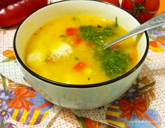 Когда паста готова, выключаем нагрев, вынимаем лавровый лист и разливаем суп по тарелкам. Подаем с любимой зеленью. Приятного аппетита!