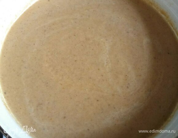 Добавляем сливки. Прогреваем почти до кипения, но не кипятим. Суп готов.