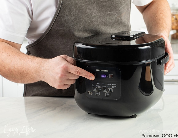 Выберите программу «Тушение», установите таймер на 1,5 часа и включите прибор.