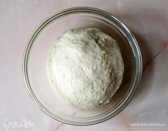 Слепил шар и поместил в теплое место.