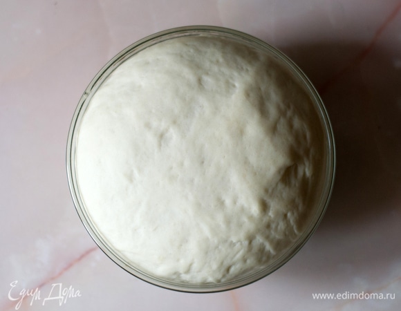 Выдерживал 2 часа, временами осаживая тесто.