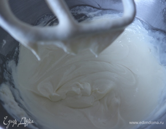 В конце добавить лимонный сок, слегка перемешать.