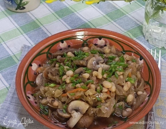 Подавать с любимой зеленью. Можно и со сметаной. Пробовали, довольно неплохо. Приятного аппетита!