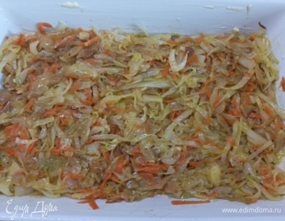 Сверху выкладываем капусту.