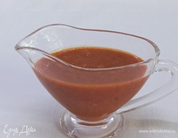 Готовый соус измельчить в блендере или протереть через сито. Если соус сильно загустел, развести бульоном и дать закипеть. В готовый бульон можно добавить кусочек сливочного масла (особенно если готовили на воде). Вкус нежный, кисловато-сладкий, цвет — темно-красный.