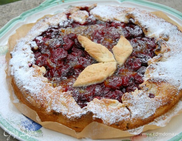 Готовую галету присыпать сахарной пудрой.