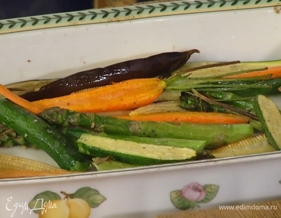 Отправить форму под разогретый гриль и запекать до готовности.