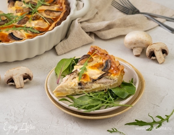 Выпекайте киш еще 20–25 минут.