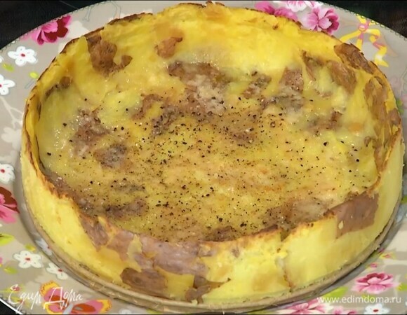 Запекать корж в разогретой духовке 10–12 минут.