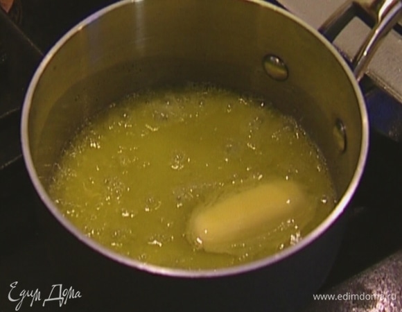 Растопить 50 г сливочного масла.