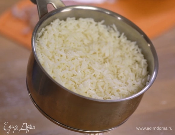 Рис отварить согласно инструкции на упаковке.