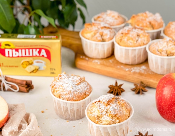 Выпекайте кексы 25–30 минут при температуре 180°C. Затем выключите духовку и оставьте их там на 7–10 минут.