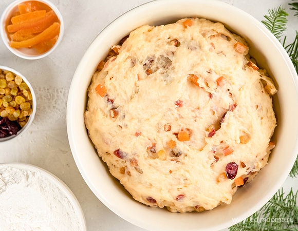 Накройте тесто пленкой и поставьте в теплое место для подъема на 1,5–2 часа.