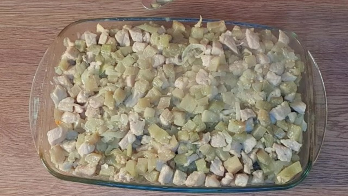 Затем мясную зажарку.