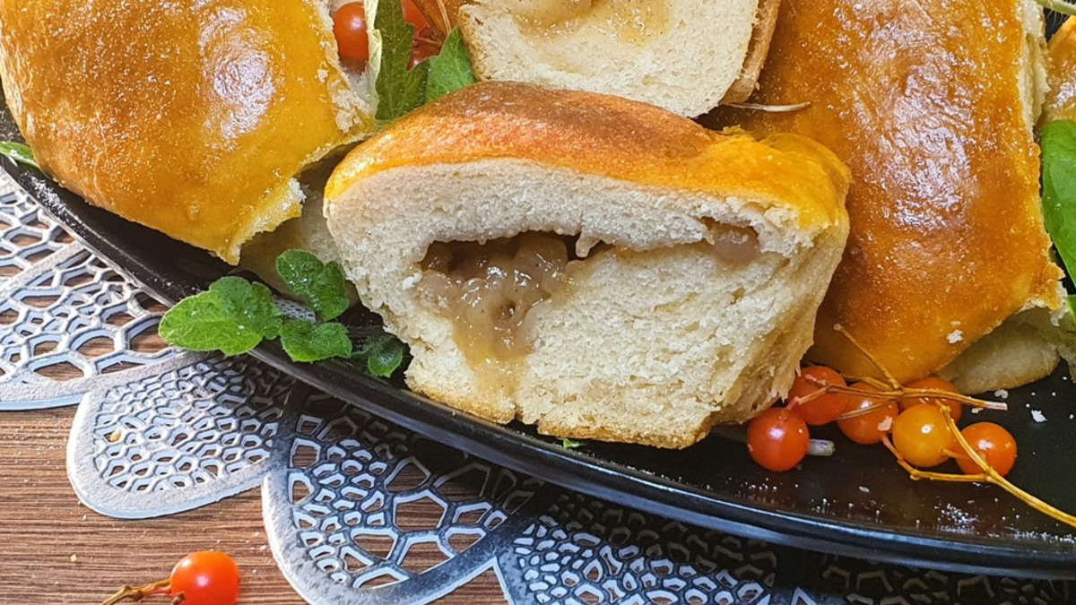 Получились мягкие и очень ароматные пироги.