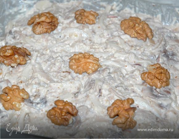 Салат из кальмаров с плавленным сыром и грибами