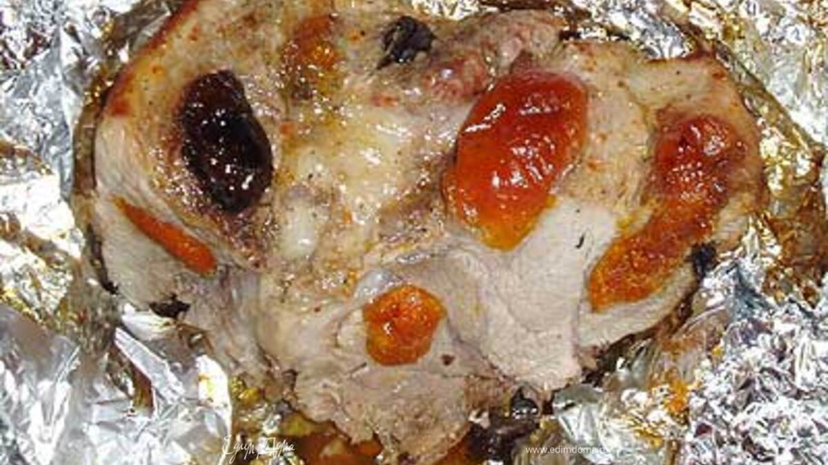 Мясо с курагой и черносливом