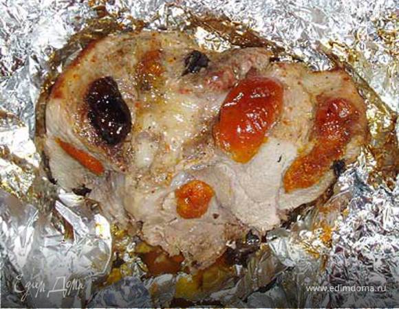 Мясо с курагой и черносливом