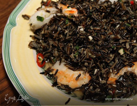 Салат из дикого риса с креветками