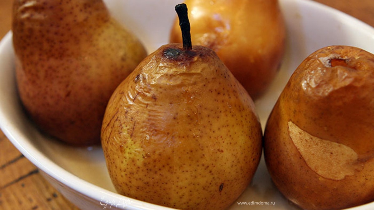 Груши, запеченные с граппой